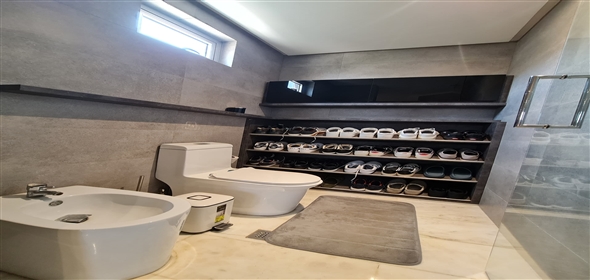 Cumbres de Guataparo Valencia Carabobo, 2001 | Semi-furnished Townhouse in Cumbres de Guataparo-Valencia