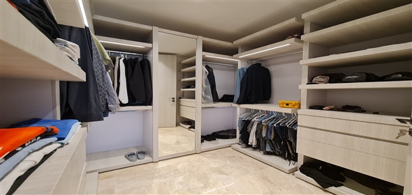 Cumbres de Guataparo Valencia Carabobo, 2001 | Semi-furnished Townhouse in Cumbres de Guataparo-Valencia