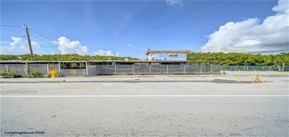 Key Key Largo Florida, 33037 | Famous Seafood Restaurant For Sale In The Keys