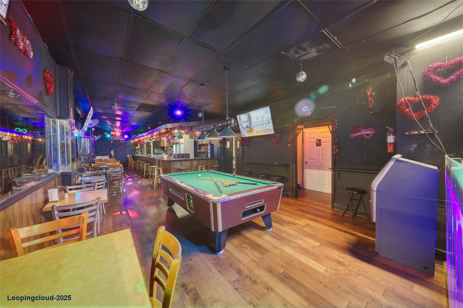 Full Service Restaurant