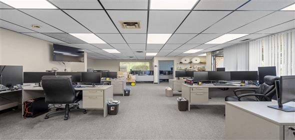 92 Brookside Rd Waterbury Connecticut, 06708 | Beautiful Commercial property