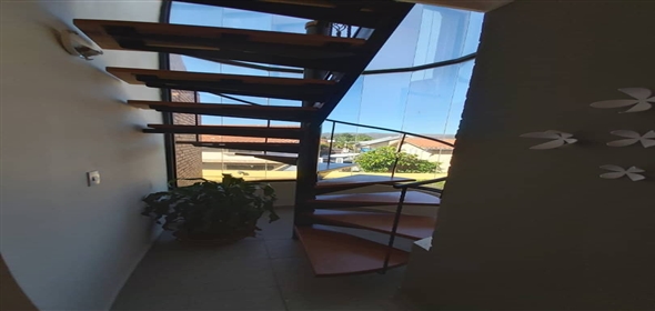 Urb La Montaña, Mañongo Valencia Carabobo, 2001 | Stunning Townhouse in Mañongo