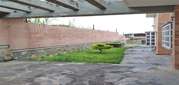 El Parral Urbanization - Urbanización El Parral Valencia Carabobo, 2001 | House for Sale in El Parral Urbanization