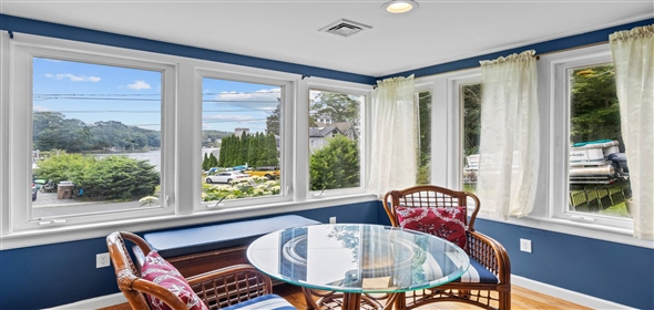 23 River Rd, East Lyme, CT 06333 East Lyme Connecticut, 06333 | Beautiful single family home