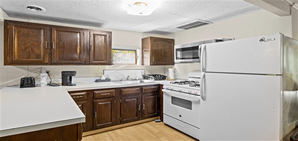 23 River Rd, East Lyme, CT 06333 East Lyme Connecticut, 06333 | Beautiful single family home