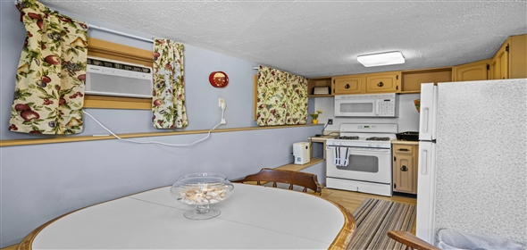 23 River Rd, East Lyme, CT 06333 East Lyme Connecticut, 06333 | Beautiful single family home