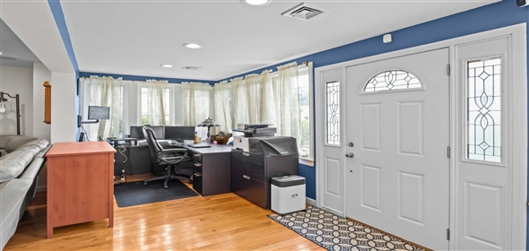 23 River Rd, East Lyme, CT 06333 East Lyme Connecticut, 06333 | Beautiful single family home