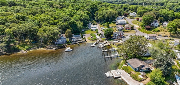 23 River Rd, East Lyme, CT 06333 East Lyme Connecticut, 06333 | Beautiful single family home