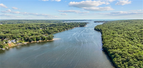 23 River Rd, East Lyme, CT 06333 East Lyme Connecticut, 06333 | Beautiful single family home