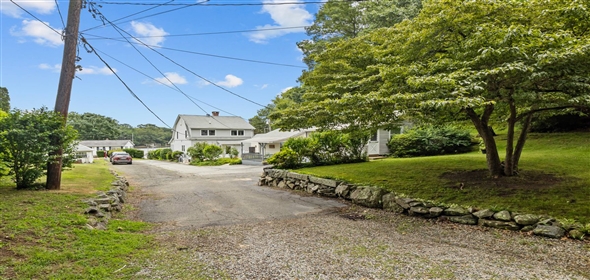 23 River Rd, East Lyme, CT 06333 East Lyme Connecticut, 06333 | Beautiful single family home