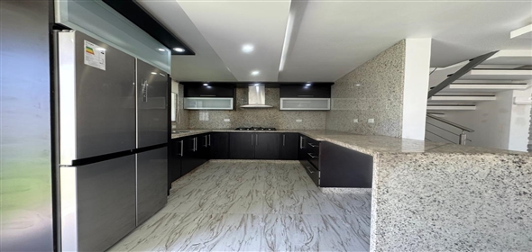 La Cumaca, Parque Residencial Casa Verde San Diego Carabobo, 2006 | Luxury townhouse in San Diego - Townhouse de Lujo en San Diego