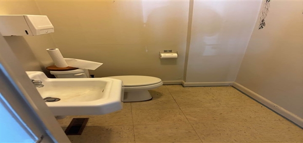 73-77 Connecticut Blvd East Hartford Connecticut, 06108 | Beautiful Retail space