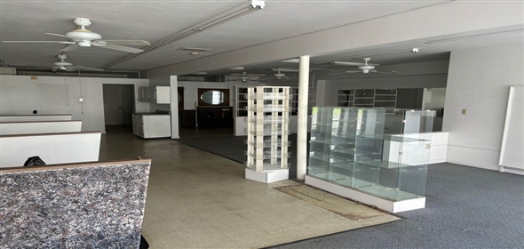73-77 Connecticut Blvd East Hartford Connecticut, 06108 | Beautiful Retail space