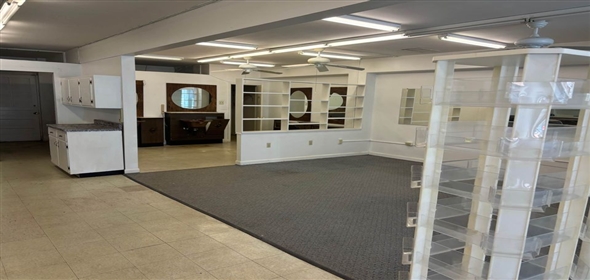 73-77 Connecticut Blvd East Hartford Connecticut, 06108 | Beautiful Retail space