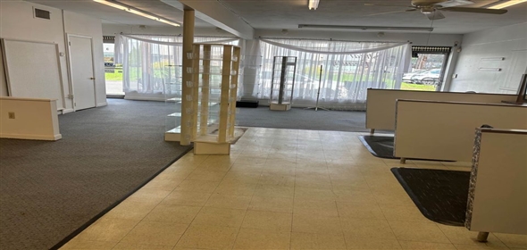 73-77 Connecticut Blvd East Hartford Connecticut, 06108 | Beautiful Retail space