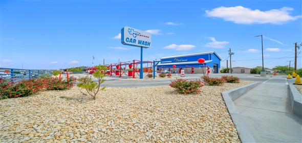 7210 E 22nd St Tucson Arizona, 85710 | Blue Whale Car Wash