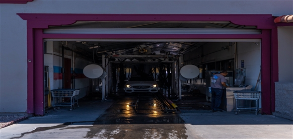 7210 E 22nd St Tucson Arizona, 85710 | Blue Whale Car Wash