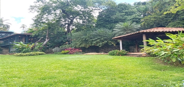 Guataparo Country Club Valencia Carabobo, 2001 | Splendid House in Guataparo Country Club