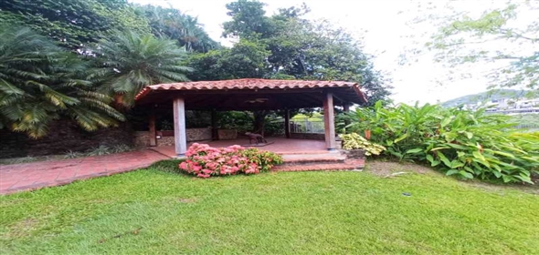 Guataparo Country Club Valencia Carabobo, 2001 | Splendid House in Guataparo Country Club