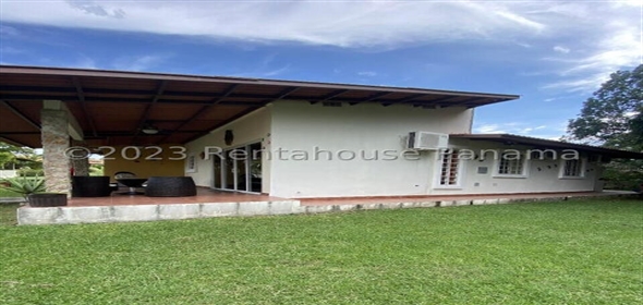 Las Lajas Panama City Panamá Province, 07028 | Cozy Furnished Home in Las Lajas, Chame