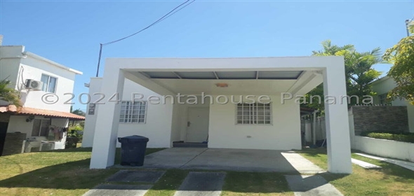 San Carlos Panama City Panamá Province, 07033 | Charming House in Private Residential Near Beaches