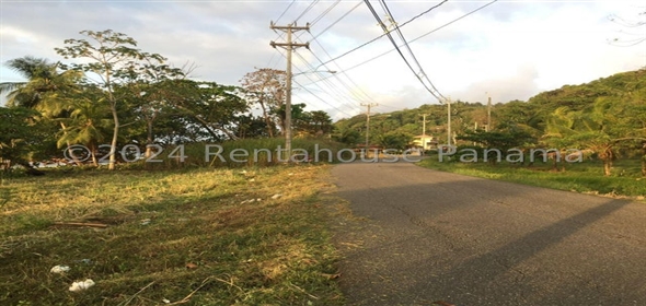 Maria Chiquita , Colon Colon Colon, 03032 | Commercial Land