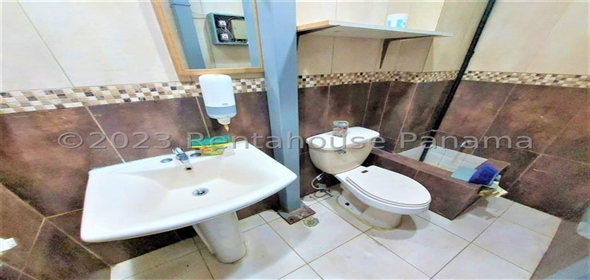 Albrook Mall Avenida La Amistad Pasillo Koala 63-O Panama City Panamá Province, 07116 | Commercial Space in Albrook Mall, Panamá