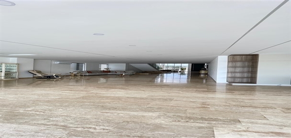 Terrazas del Country Valencia Carabobo, 2001 | Avant-Garde Two-Story Home - Quinta en Terrazas del Country