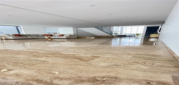 Terrazas del Country Valencia Carabobo, 2001 | Avant-Garde Two-Story Home - Quinta en Terrazas del Country