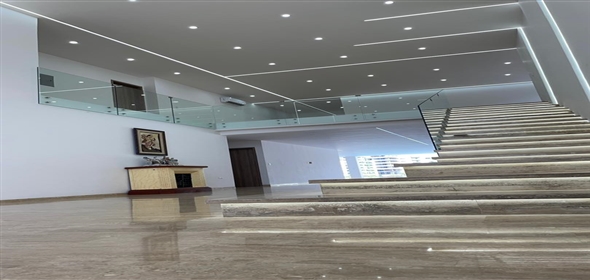 Terrazas del Country Valencia Carabobo, 2001 | Avant-Garde Two-Story Home - Quinta en Terrazas del Country