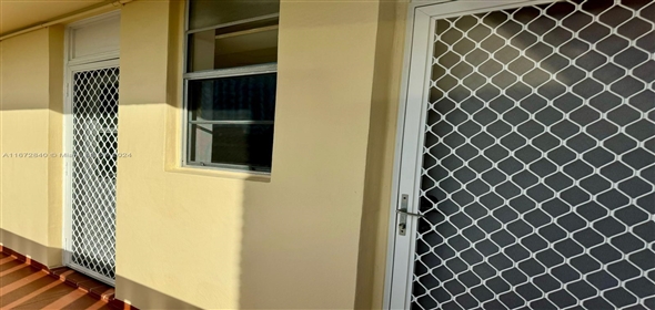 2930 Point East Dr # E512 Aventura Florida, 33160 | Exclusive Condo