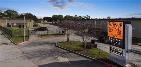 590 S Central Ave Hapeville Georgia, 30354 | Amazing Former Wells Fargo