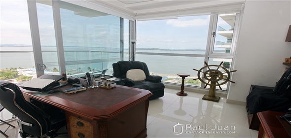 Corner of 14th Avenue and 6th Street.  Bolivar, 130001 | Exclusive apartment