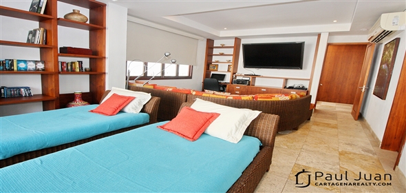 Tejadillo Street # 38-64.  Bolivar, 130001 | Majestic colonial ambiance apartment