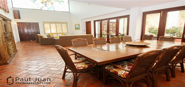 Tejadillo Street # 38-64.  Bolivar, 130001 | Majestic colonial ambiance apartment