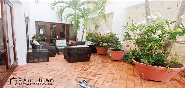 Tejadillo Street # 38-64.  Bolivar, 130001 | Majestic colonial ambiance apartment