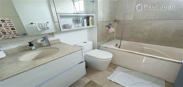 Miramar Avenue # 18-63.  Bolivar,  | Exclusive apartment in Manga