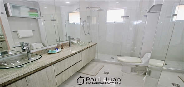 6th Avenue # 38-146.  Bolivar,  | Beautiful fully remodeled apartment