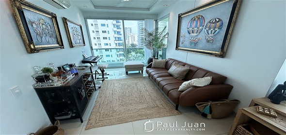 Corner of Pinango Avenue and 10th.  Bolivar, 130001 | Exclusive apartment