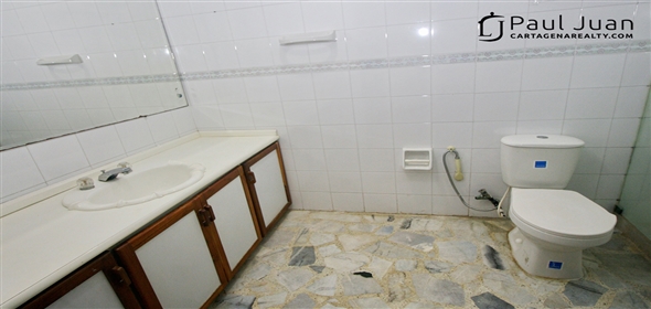 5th Avenue # 4-129.  Bolivar, 130001 | Spacious apartment