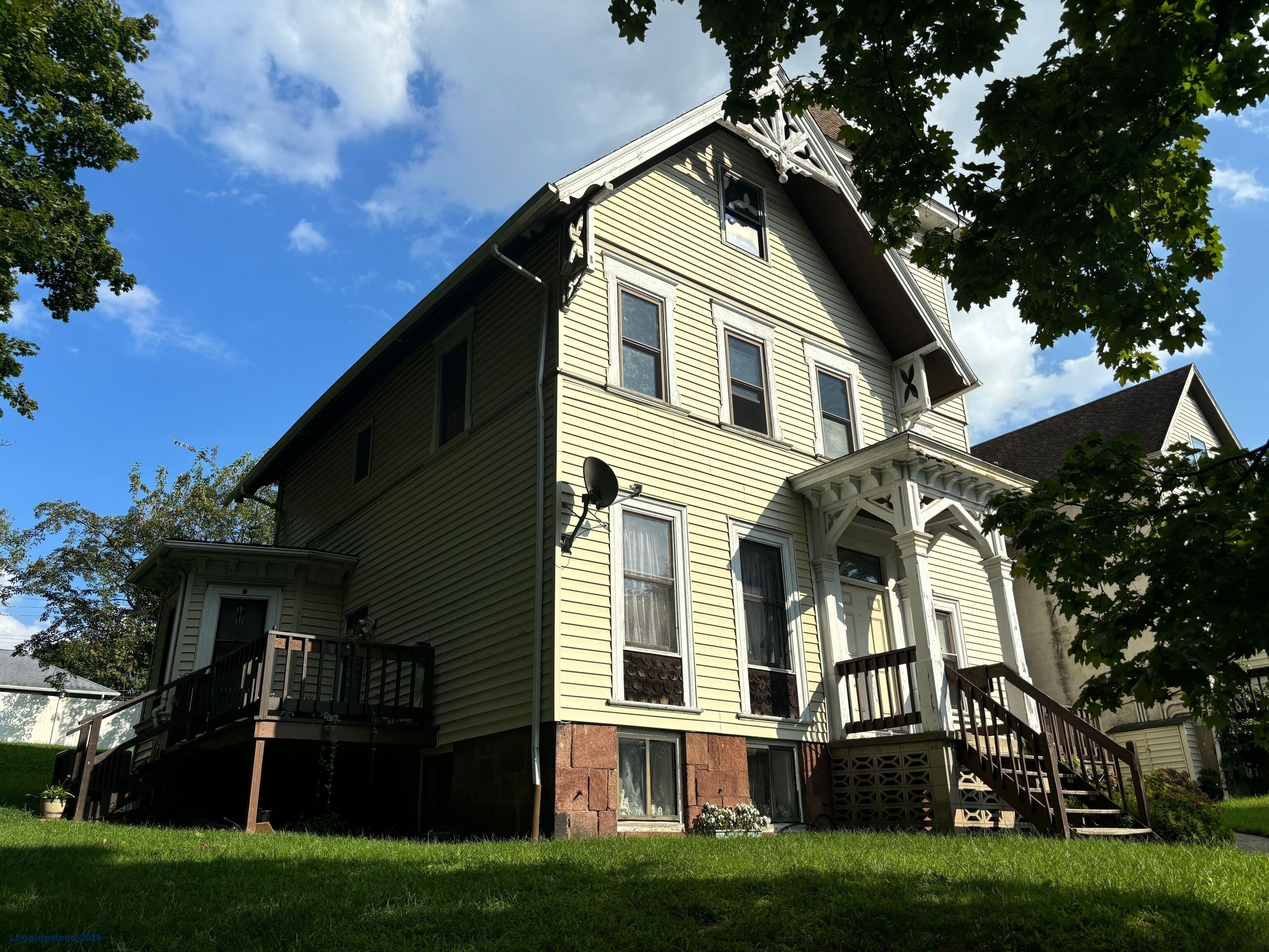 Spectacular Condo/Townhouse