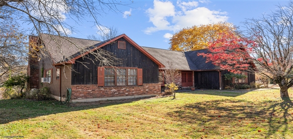 6 Quaker Ridge Road Sherman Connecticut, 06784 | Charming Sherman home