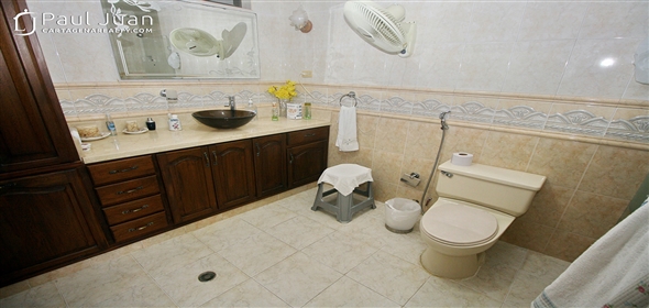 12th Avenue # 5-56.  Bolivar, 130001 | Charming house in Castillogrande