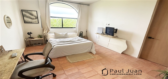 Road to Colegio Britanico.  Bolivar, 130001 | Fabulous house