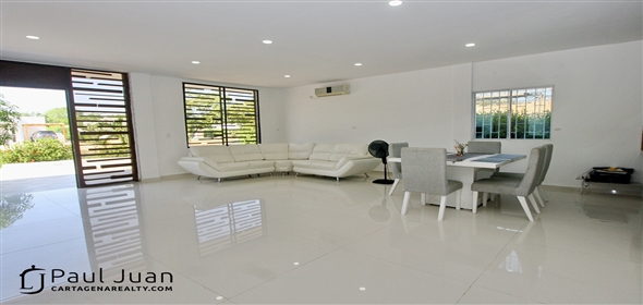 Road to Colegio Britanico.  Bolivar, 130001 | Fabulous two-story house,
