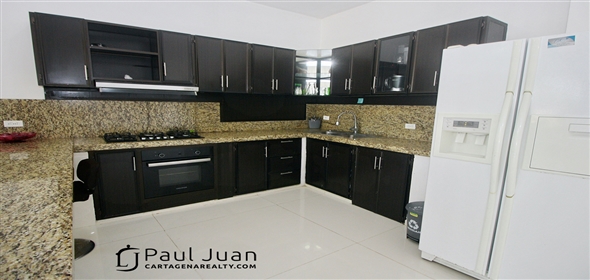 Road to Colegio Britanico.  Bolivar, 130001 | Fabulous two-story house,