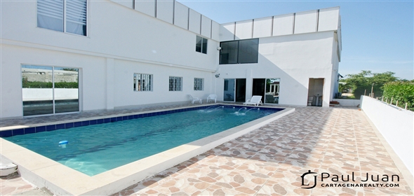 Road to Colegio Britanico.  Bolivar, 130001 | Fabulous two-story house,