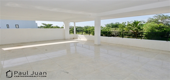 Road to Colegio Britanico.  Bolivar, 130001 | Fabulous two-story house,