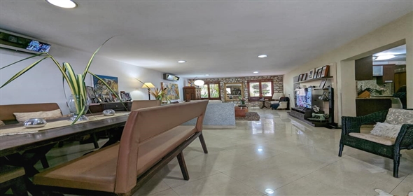 Trigal Norte Valencia Carabobo, 2001 | Exclusive House in TRigal Norte - Quinta en El Trigal Norte