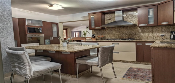 Trigal Norte Valencia Carabobo, 2001 | Exclusive House in TRigal Norte - Quinta en El Trigal Norte